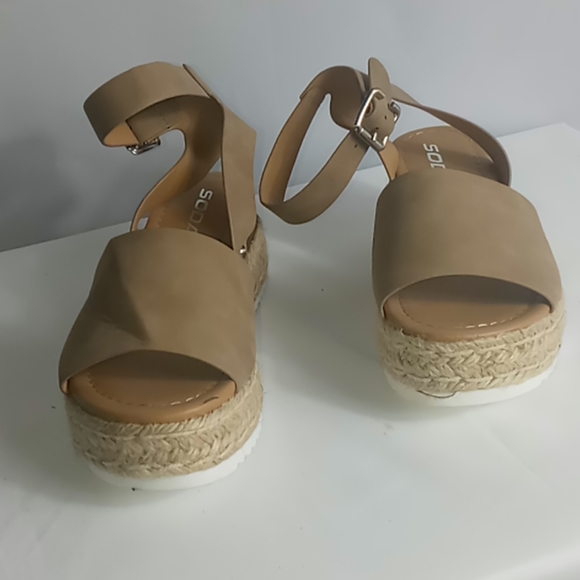 Topics platform sandals size 5.5 nwot - Picture 7 of 7